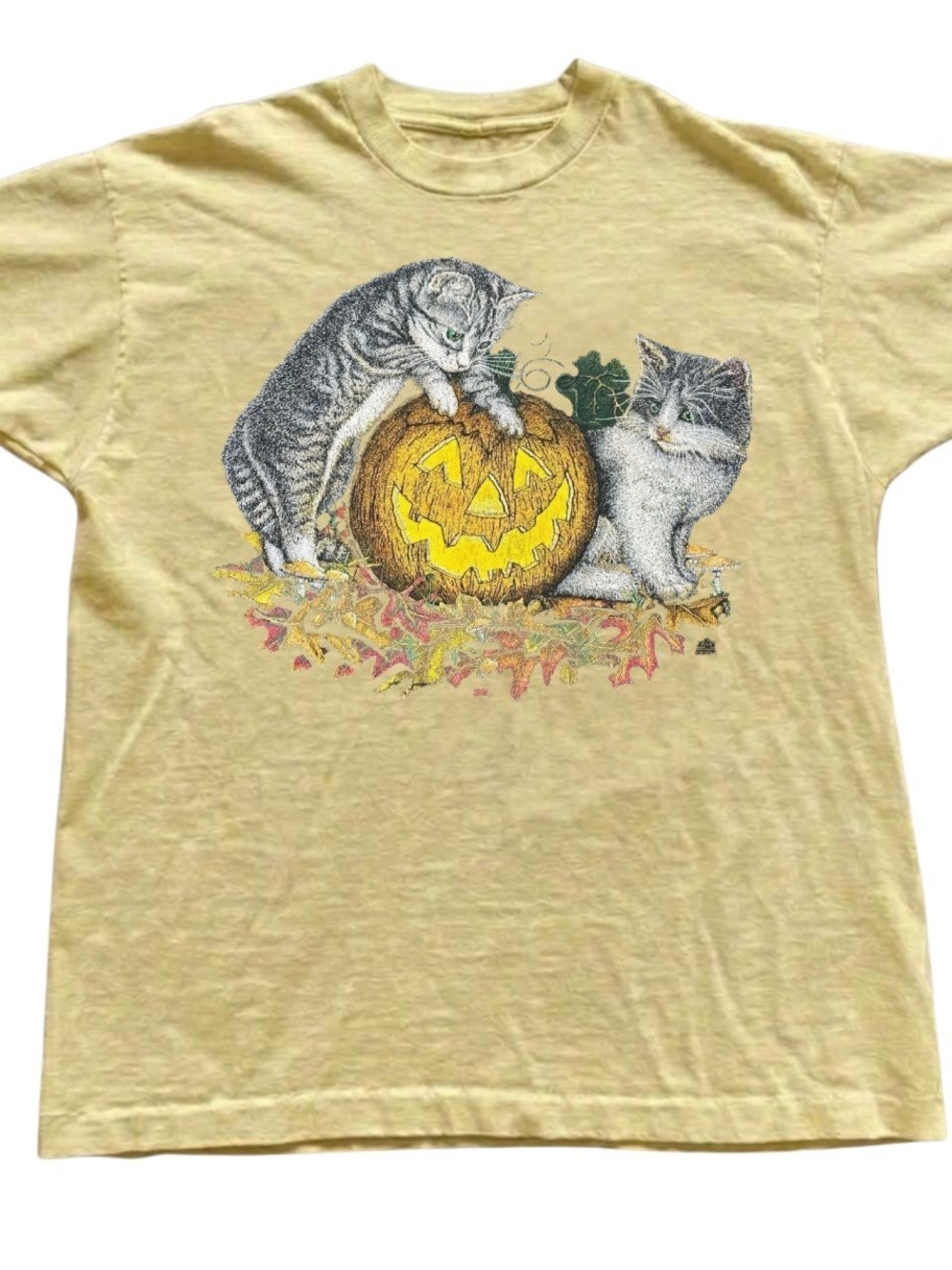 Gildan Yellow Short Sleeve Tee with Kittens & Jack-O'-Lantern Graphic